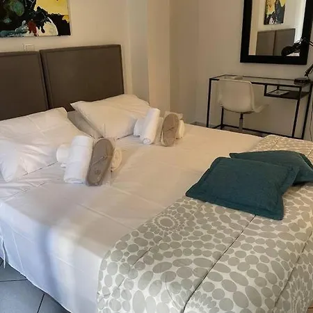 Apartment 2 Bd In Kolonaki - 4 Min Away From Metro Panepistimio *
