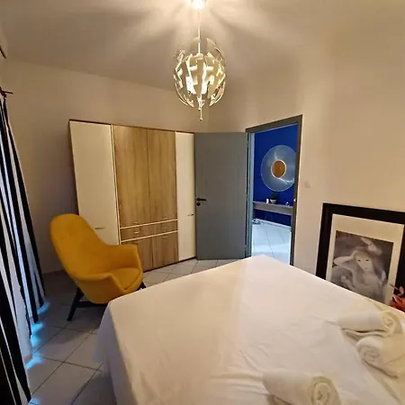 2 Bd In Kolonaki - 4 Min Away From Metro Panepistimio Apartment