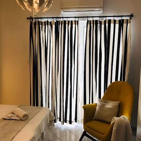 2 Bd In Kolonaki - 4 Min Away From Metro Panepistimio Apartment Athens
