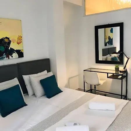 Apartment 2 Bd In Kolonaki - 4 Min Away From Metro Panepistimio *